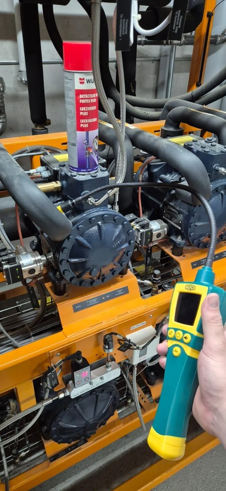 Lecksuche an Verdichtern mit elektronischem Detektor